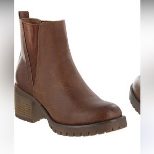 MIA Jody Ribbed Lug Sole Chelsea Boot